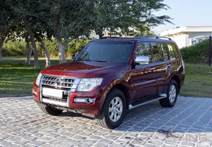 Mitsubishi Pajero GLS 2016